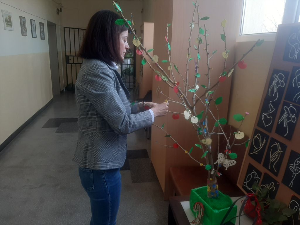 Дърво на търпението и добрата дума в ОУ "Юрий Гагарин" - Сливен 10